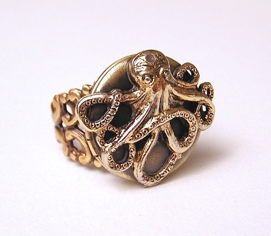 Steampunk OCTOPUS LOCKET RING