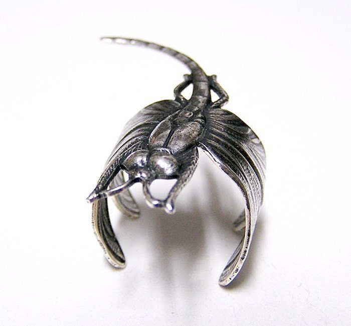 Dragonfly Ring, ADORABLE wing wraps around finger, (s)