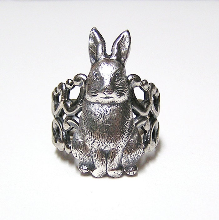 SNOW BUNNY Ring, cute and adorable
