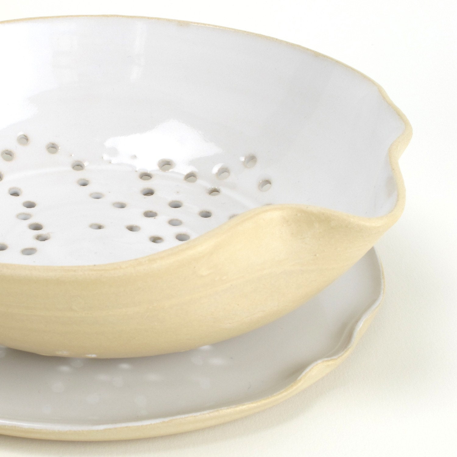 berry bOwl with curly dish