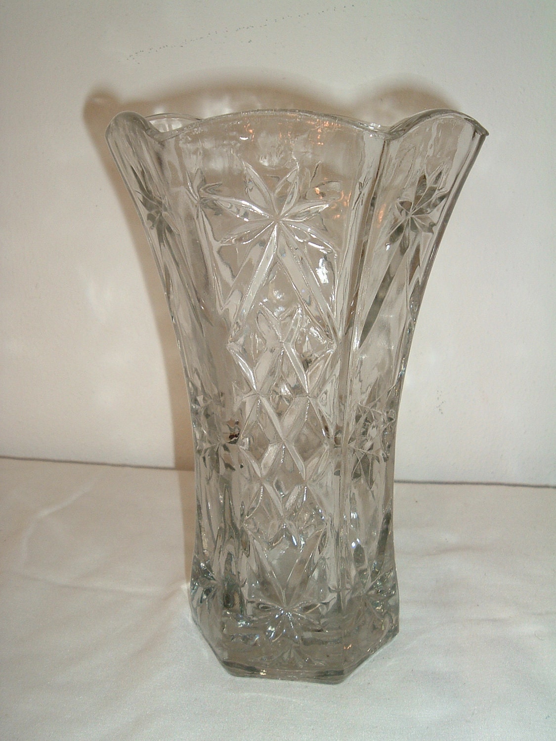 vintage crystal vase by handymanhowto on Etsy