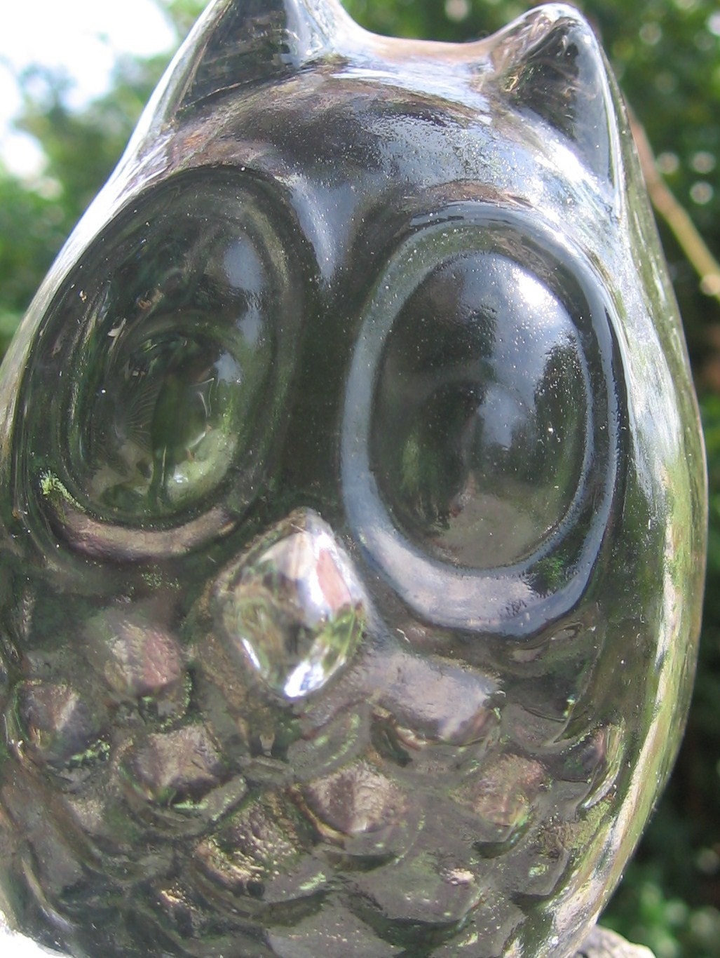 Adorable Vintage Solid Glass Owl