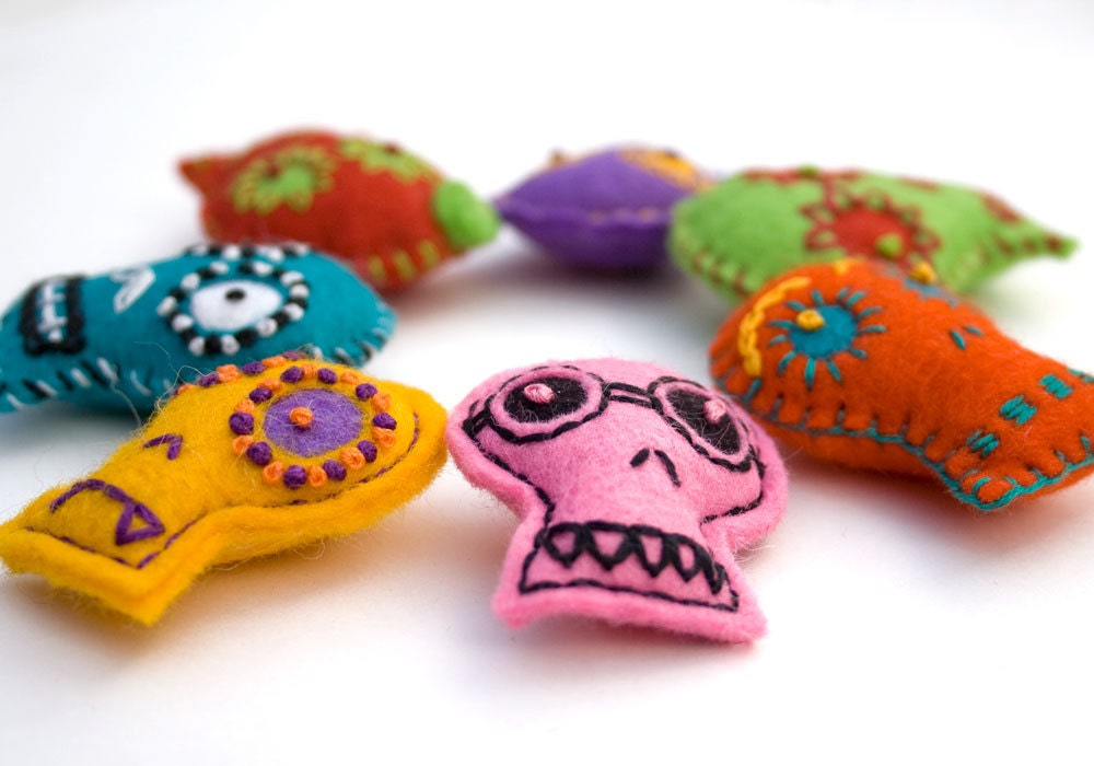 Colorful Sugar Skull Garland, Cute Sugar Skull Bunting, Mexican Folk Art, colorful embroidered felt skulls