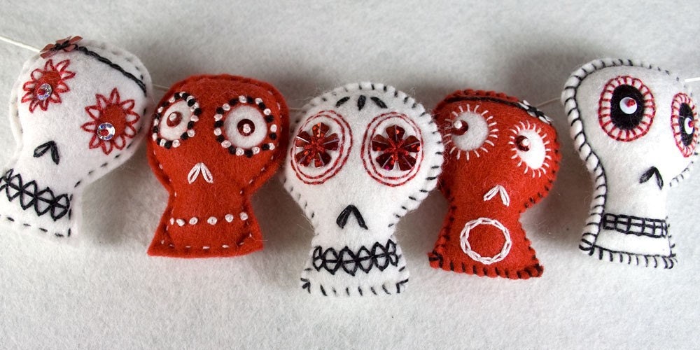Felt Sugar Skull Garland Bunting, red and white Mexican Folk Art