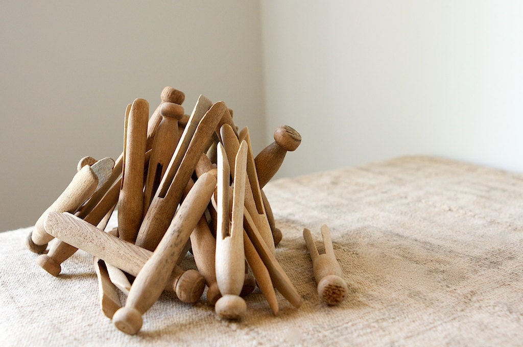 Wooden Clothes Pins, Round