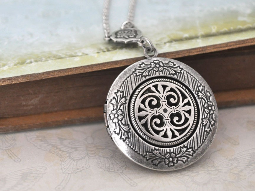 THE ETERNAL KNOT Celtic knot locket necklace in antique silver