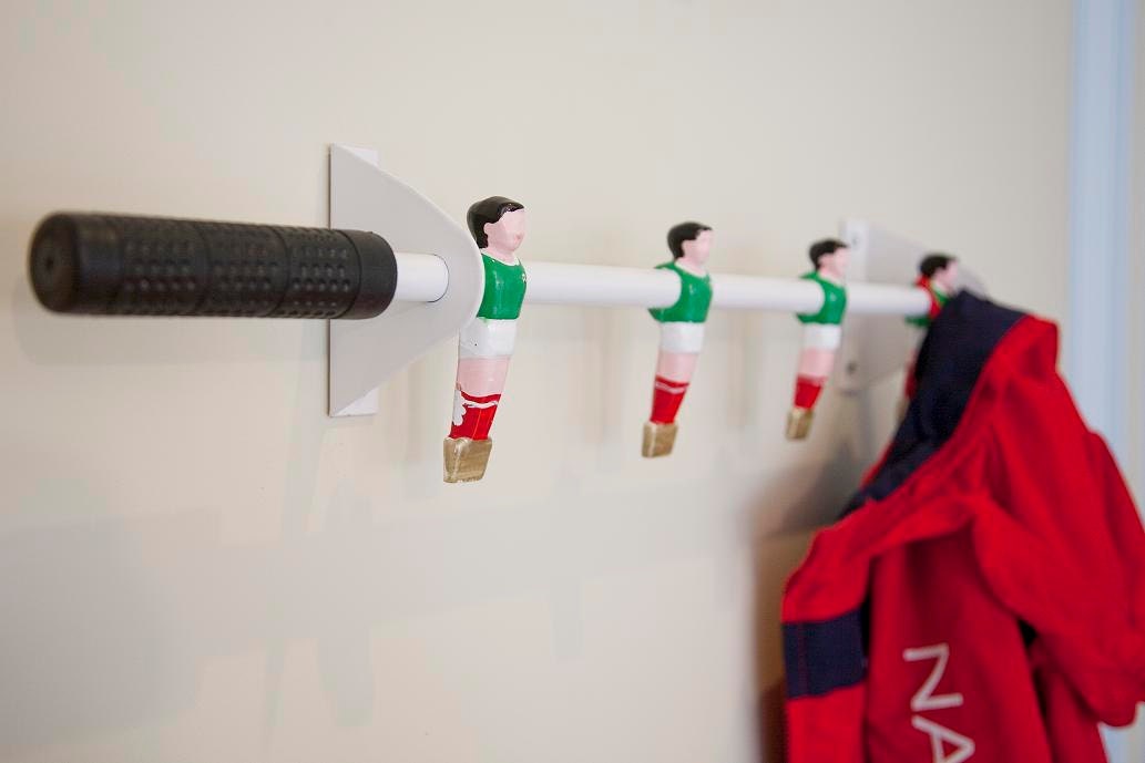 Choose your colours sports hanger - for the fan of the house
