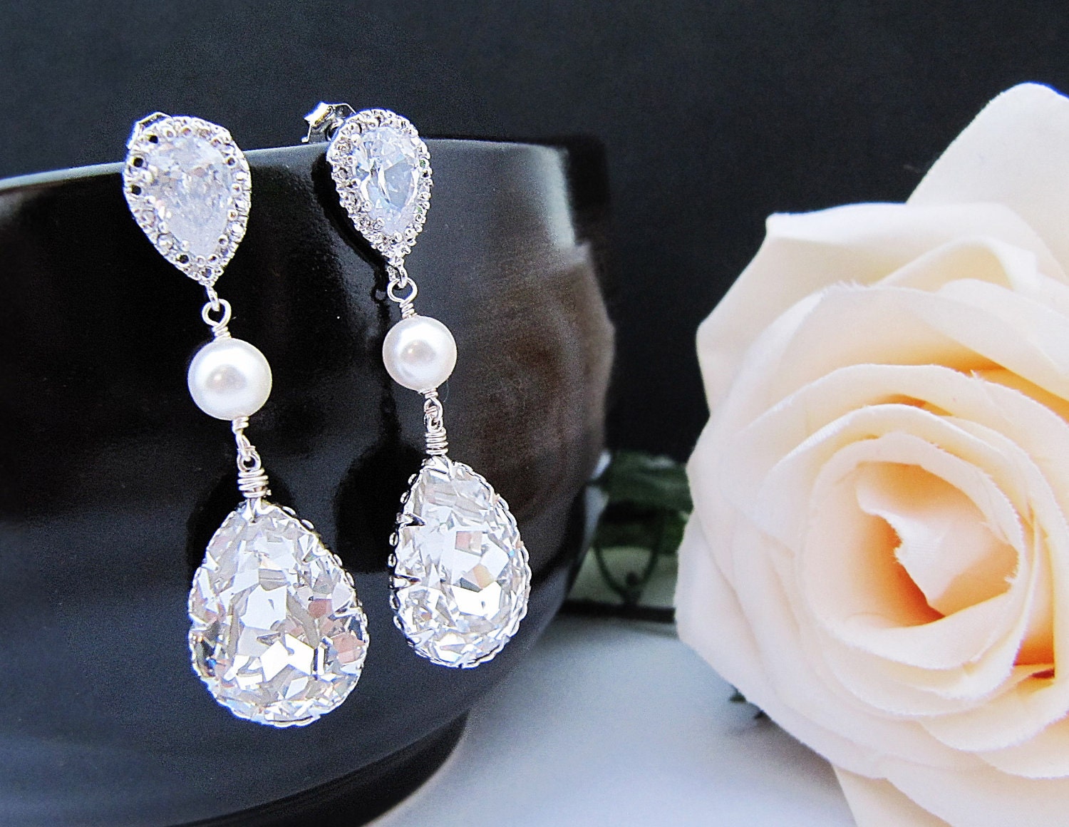 Wedding Bridal Dangle Earrings Bridesmaid Earrings Cubic zirconia earrings with Clear White Swarovski Crystal and Pearls Tear drop Earrings