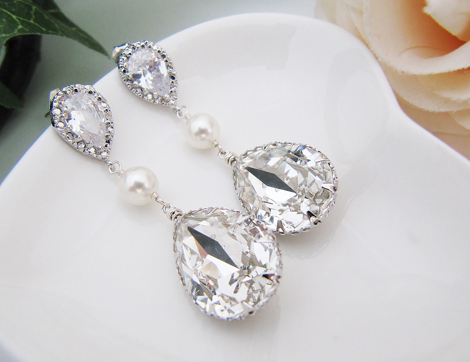 Wedding Bridal Dangle Earrings Bridesmaid Earrings Cubic zirconia earrings with Clear White Swarovski Crystal and Pearls Tear drop Earrings