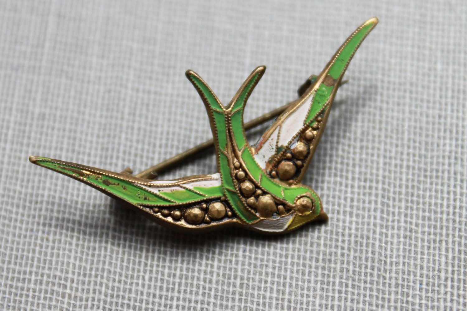 Edwardian Swallow Brooch / Fern Green and Gold
