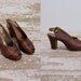 vintage 1940s shoes / vintage 40s heels / vintage reptile skin shoes