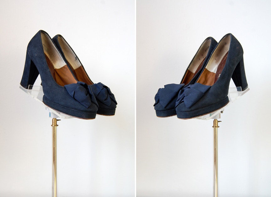 vintage 1940s shoes / vintage 40s heels / vintage 1940s platform pumps