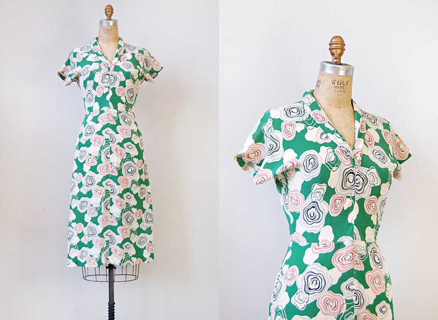 vintage 1940s dress / vintage 40s dress / vintage 1940s green floral dress