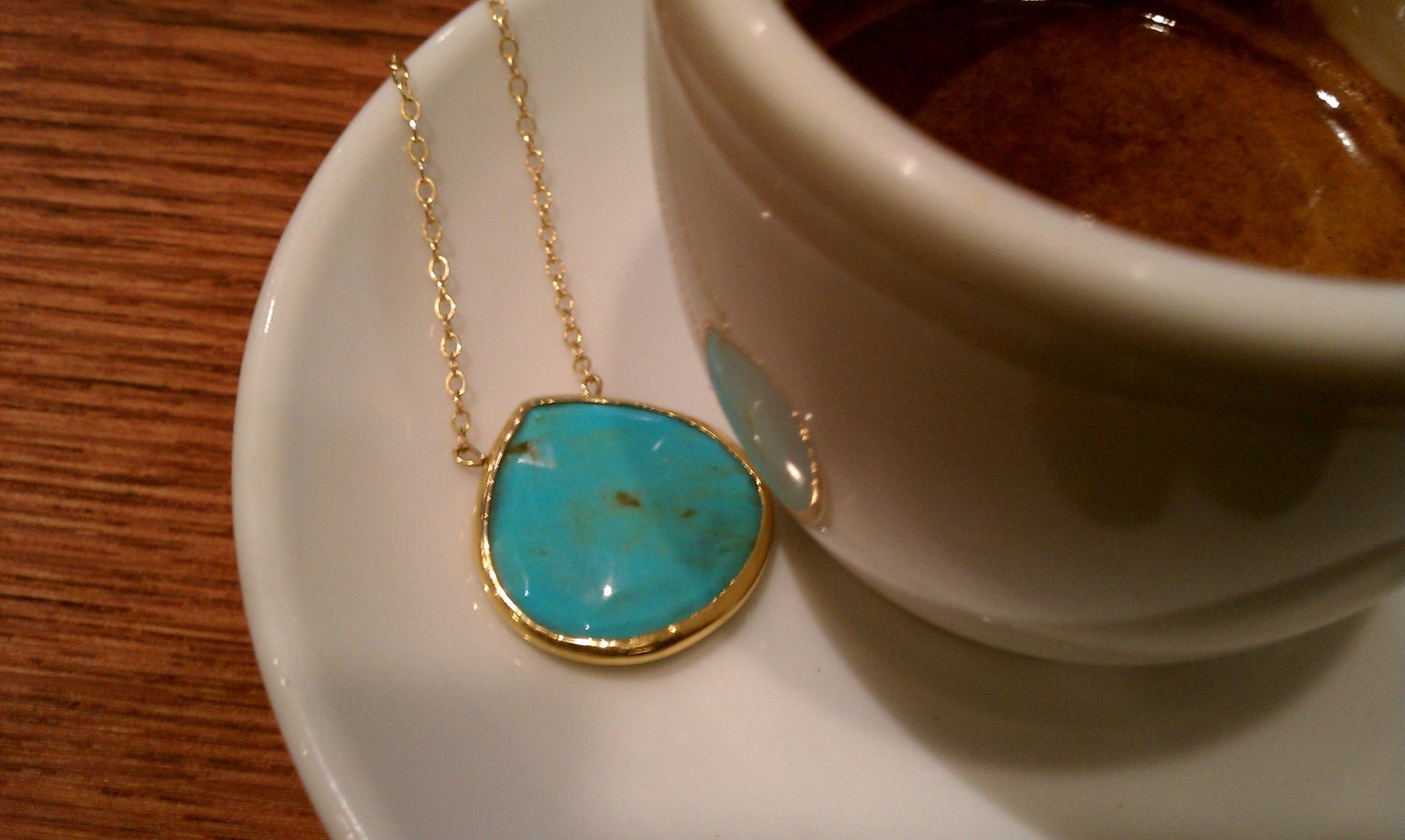 Teardrop Turqoise Pendant Neckace in Gold