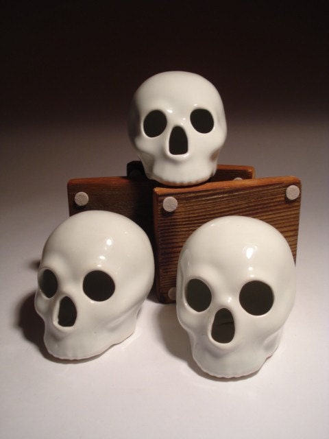 Glossy Ghost Skulls reserved for Lippythelion18