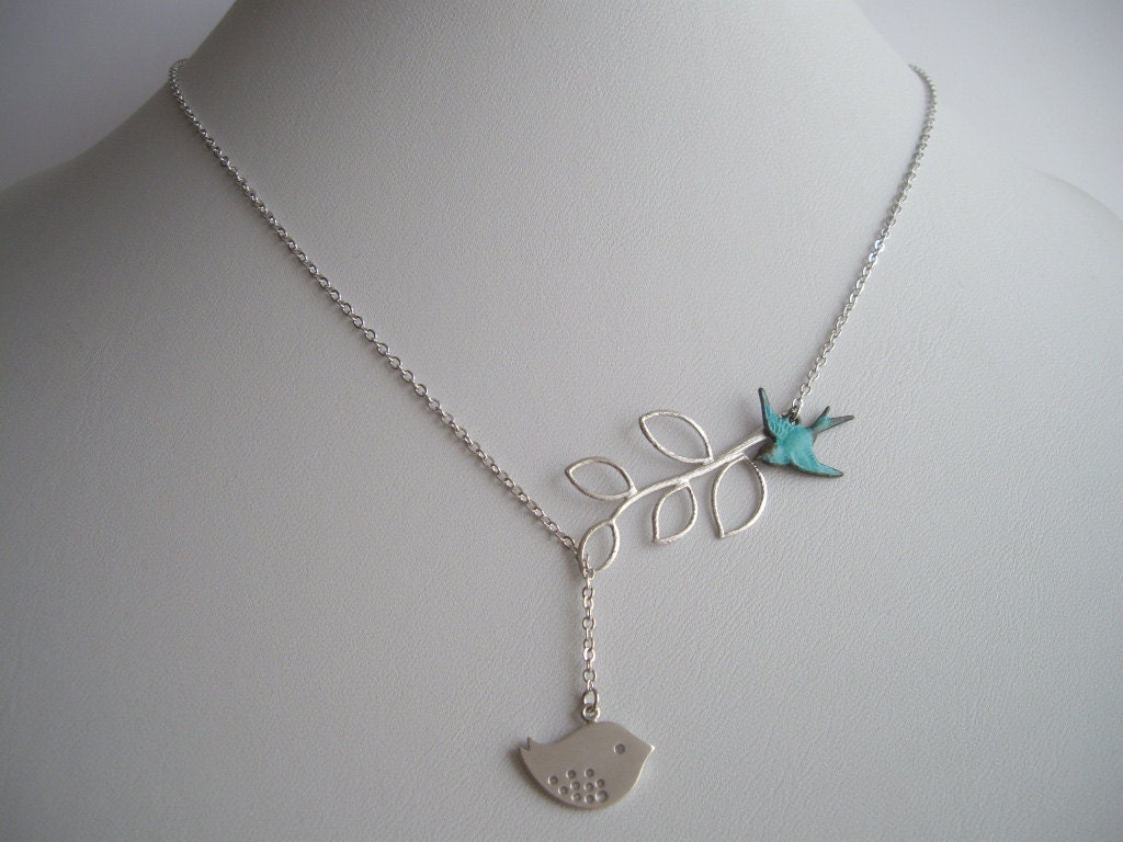 First date on a branch lariat in white gold (N120)