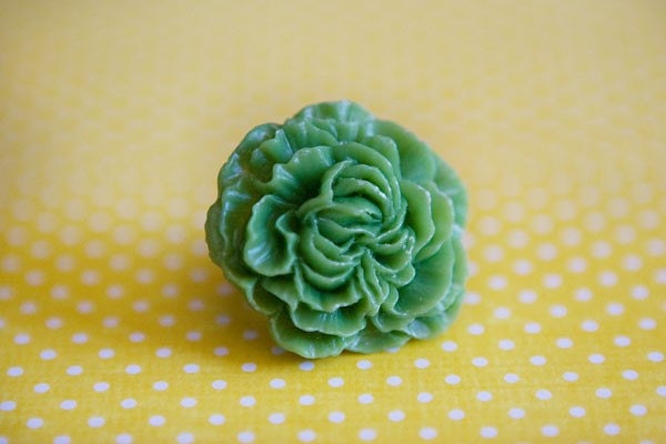 Green flower cabochon ring