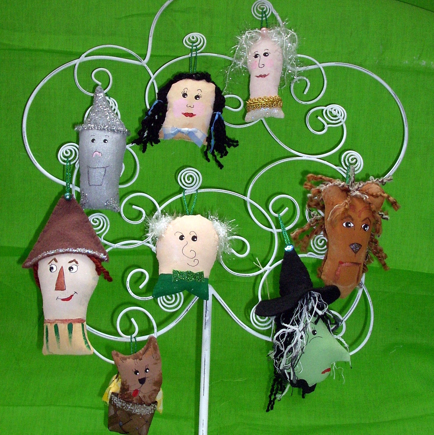 Wizard of Oz Handmade set of 8 Ornaments Christmas Tree Wall Hangings Wicked Witch Dorothy Toto Tin man