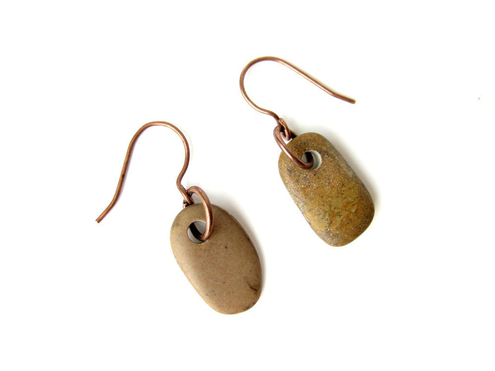 Simple river stone earrings made with natural stone and copper plate. "Pebble Earrings, Tan on Copper" 531