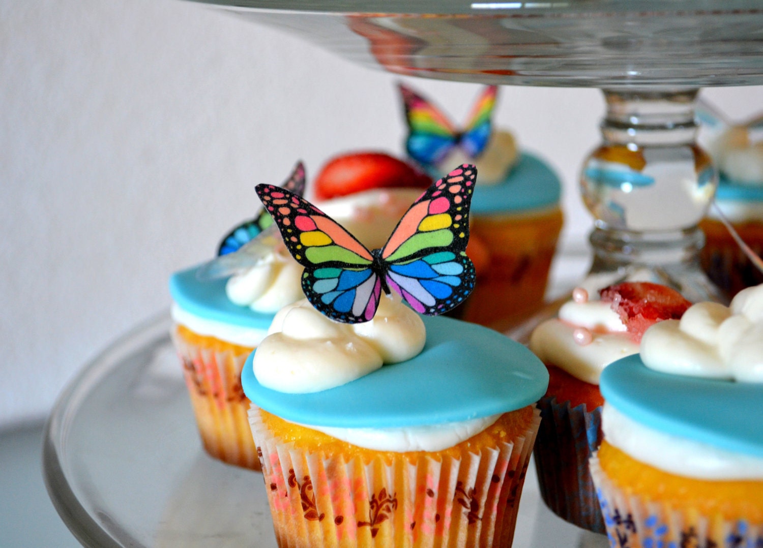 EDIBLE BUTTERFLIES The Original - Small Rainbow Monarch - Cake & Cupcake toppers - PRECUT and Ready to Use