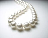 Bridesmaid Pearl Necklace - Swarovski Pearl Wedding Jewelry - Custom Made Pearl Necklace - Black White Ivory Gray Pearls