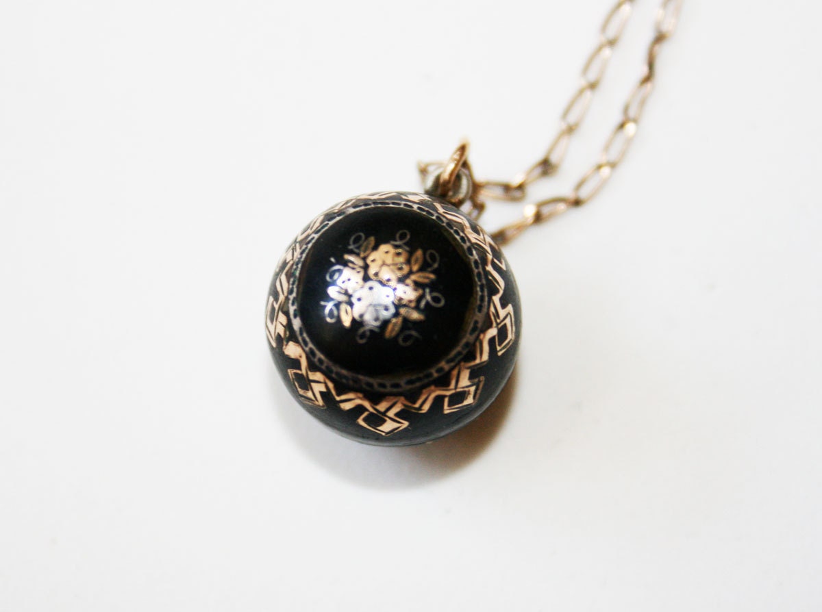 Victorian Pique Pendant Antique Inlaid Delicate Real Gold Silver Tortoiseshell English Black Vintage Rare Collectible Flowers Fine Necklace