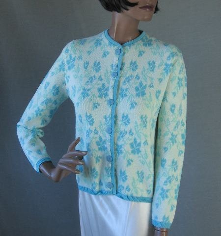60s Sweater Vintage 1960s Cardigan Feminine Intarsia Floral Blue Small to Medium - MagsRagsVintage