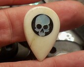 Handmade Solo Series Skull Custom Bone guitar pick