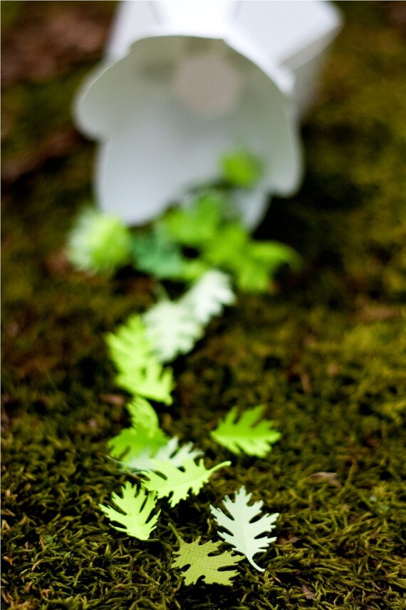 OAK LEAF confetti - decorate, toss, or fill an envelope - eco friendly