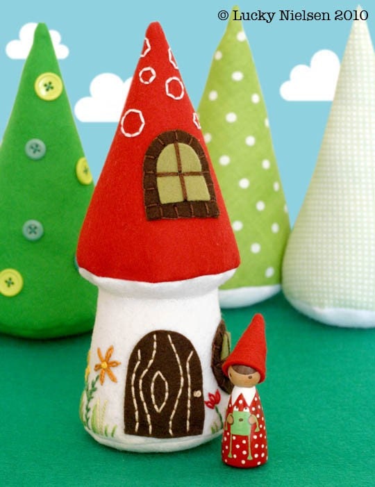 Nora Gnome and Mushroom Cottage PDF Pattern