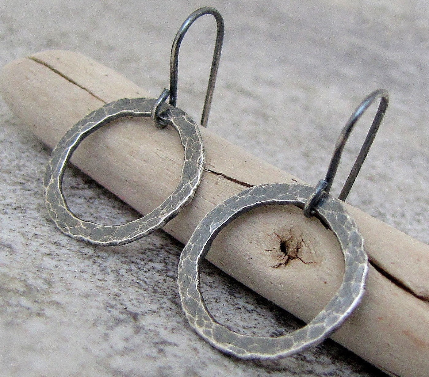 Silver Hoop Earrings Hammered Silver Earrings Hoops Eternity Circle Earrings-Sea Fog