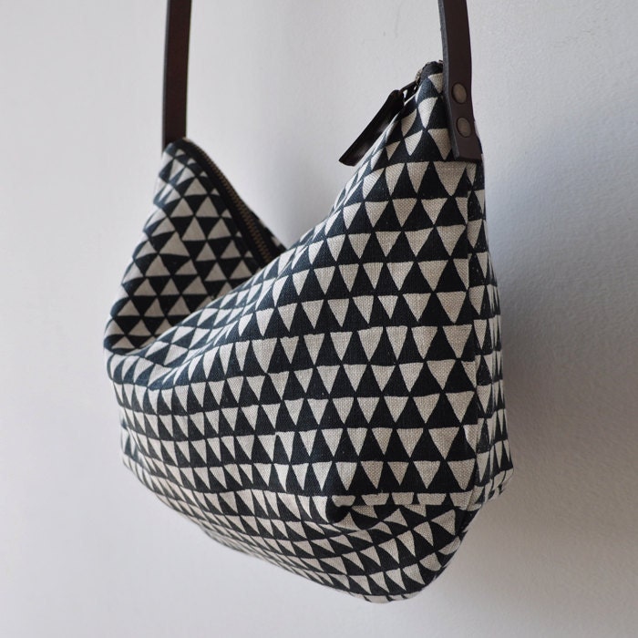 DAY BAG - triangle