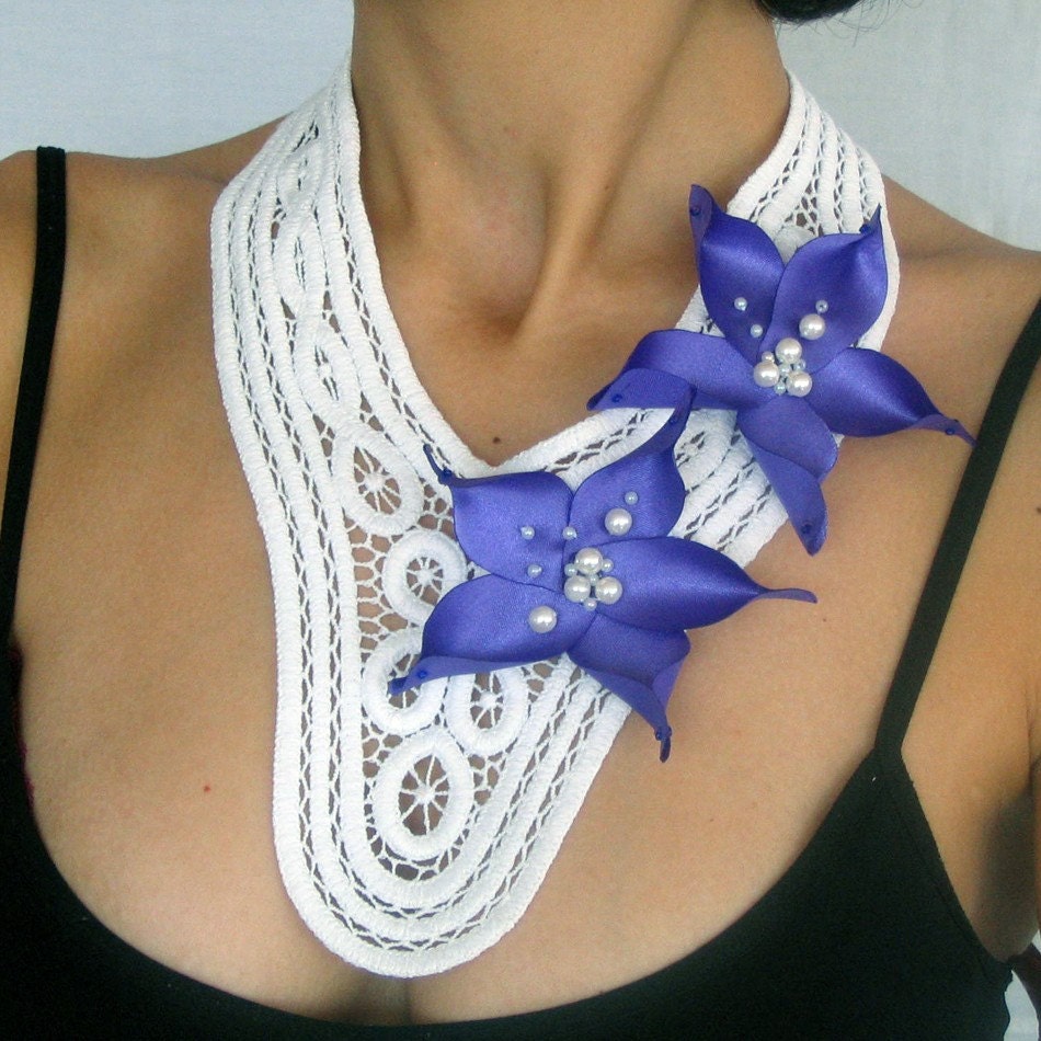 White Lace Victorian Necklace Flowered Bridal Collar Handmade OOAK