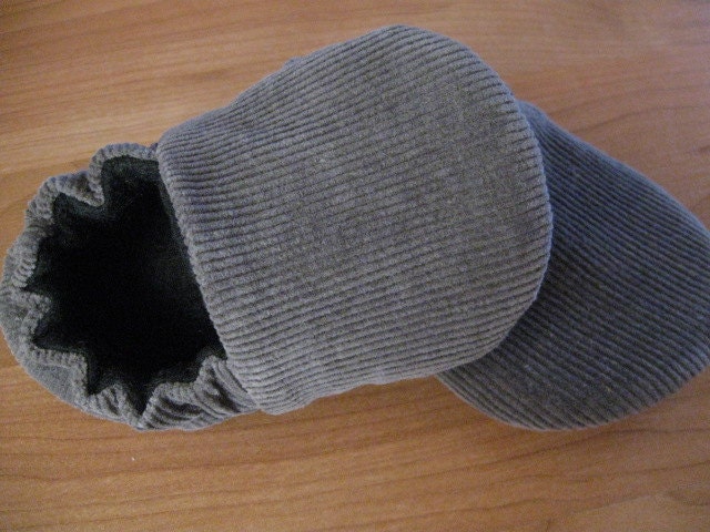 soft soled shoes 'Garrett' gray Robert Kaufman CORDUROY  ....soft soled shoes...Newborn to 24 months...