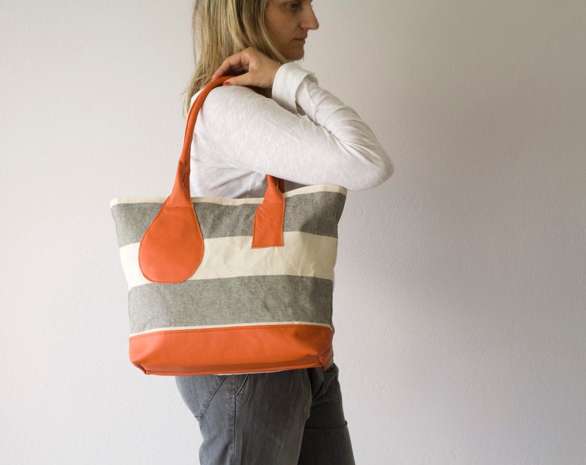 Kallisto bag in stripe canvas with red and dark blue leather