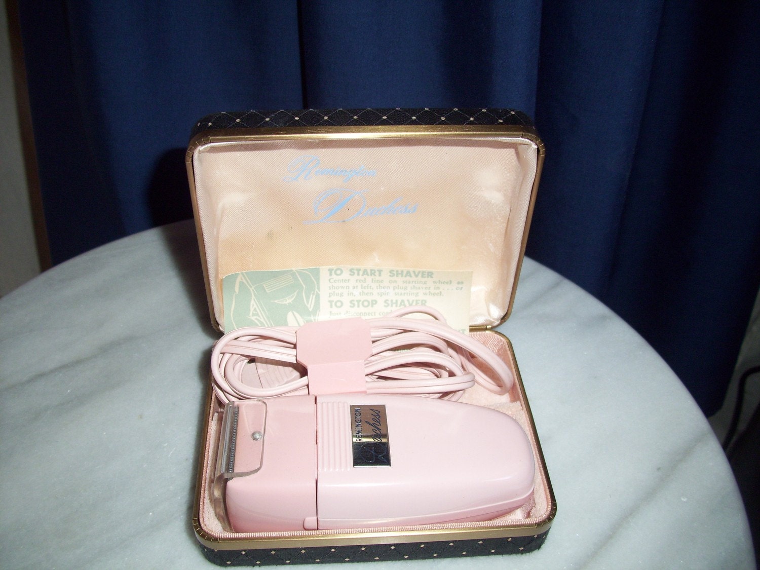 Vintage Remington Duchess Ladies Pink Razor in Original Box