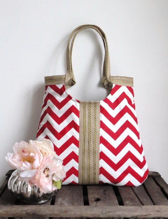 Chevron red & burlap  tote bag
