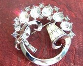 TRIFARI Vintage 1940s Rhinestone Brooch