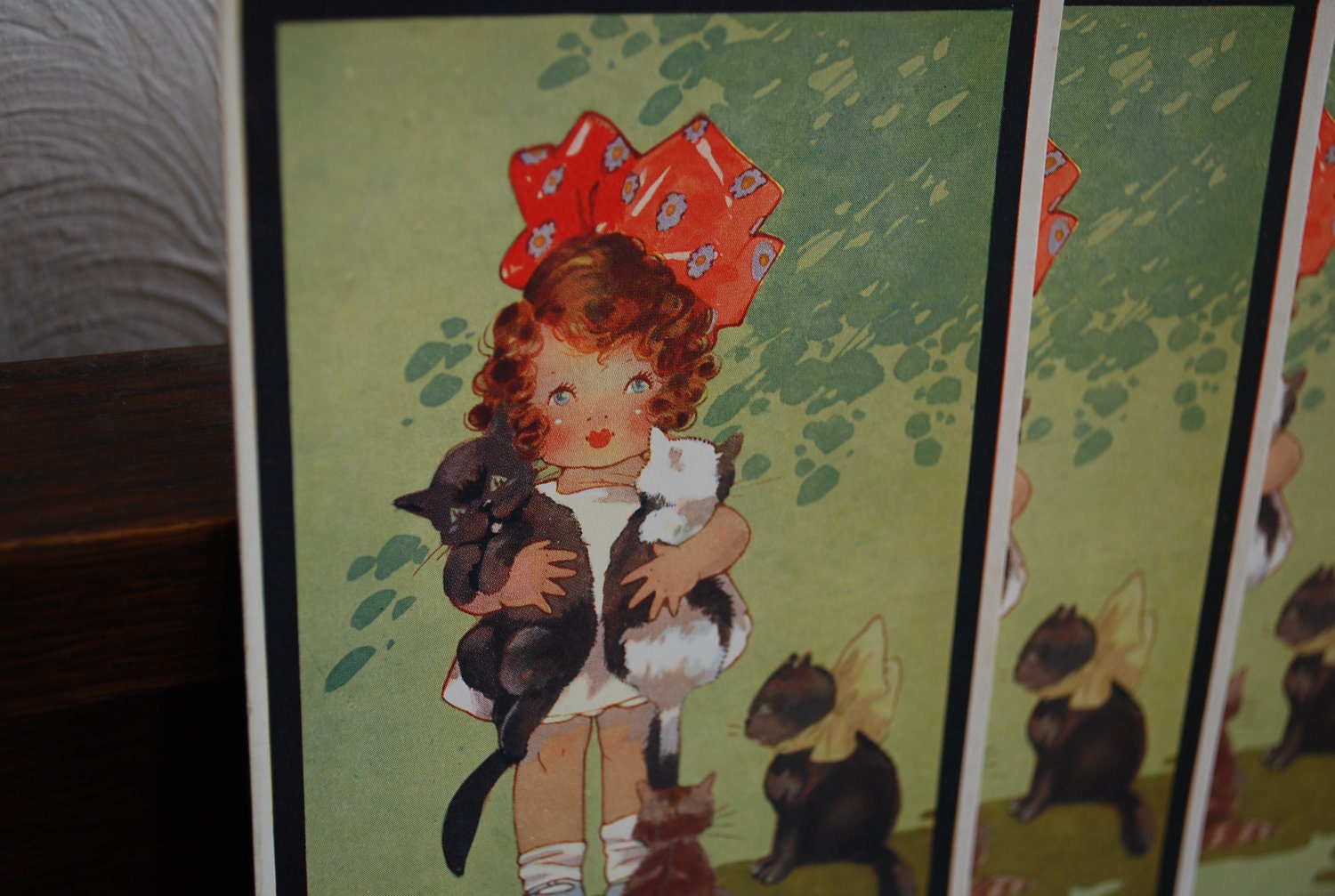 Signed Agnes Richardson - All Purrs. - unused lithograph post cards -- British Production -  Early 1900's