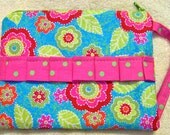 Ruffle Zipper Pouch