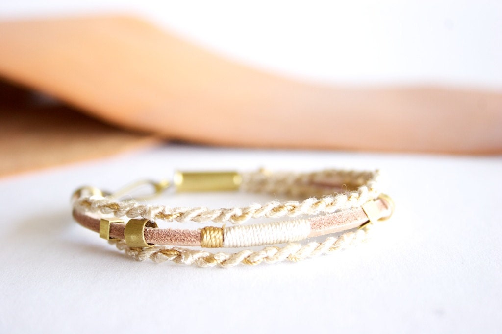 Brass & Ecru Fiber Bracelet - Nebula collection