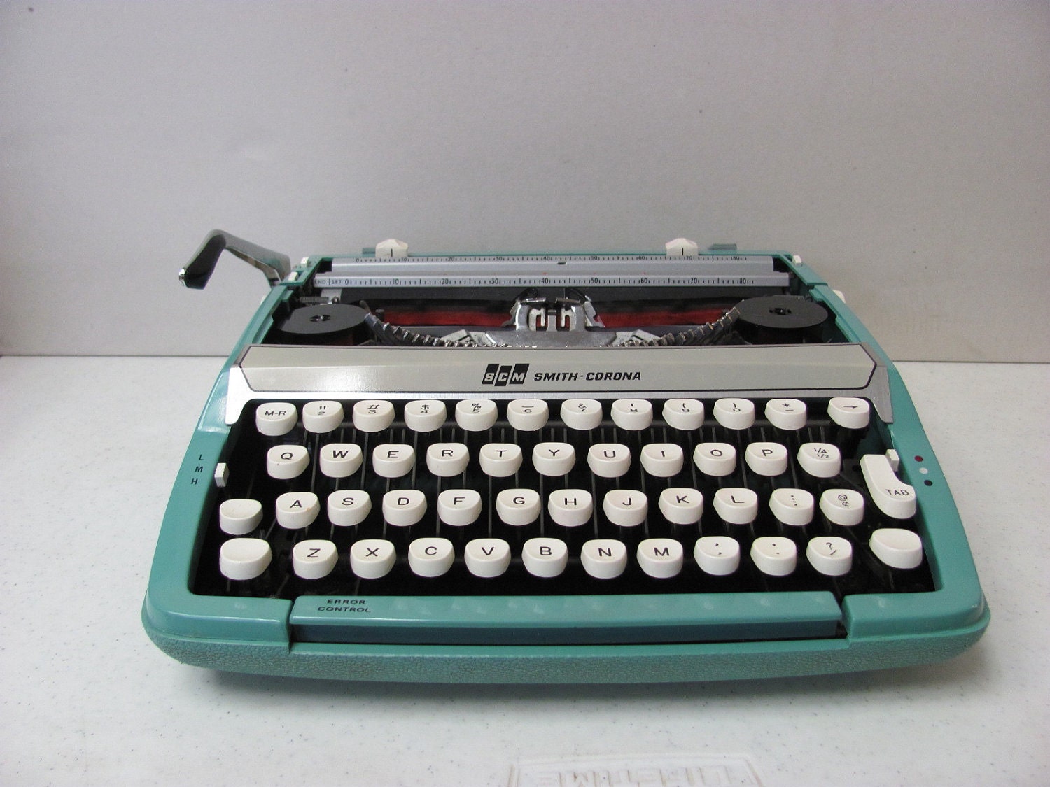 Vintage 1960s Smith Corona Corsair Deluxe Manual Portable Typewriter