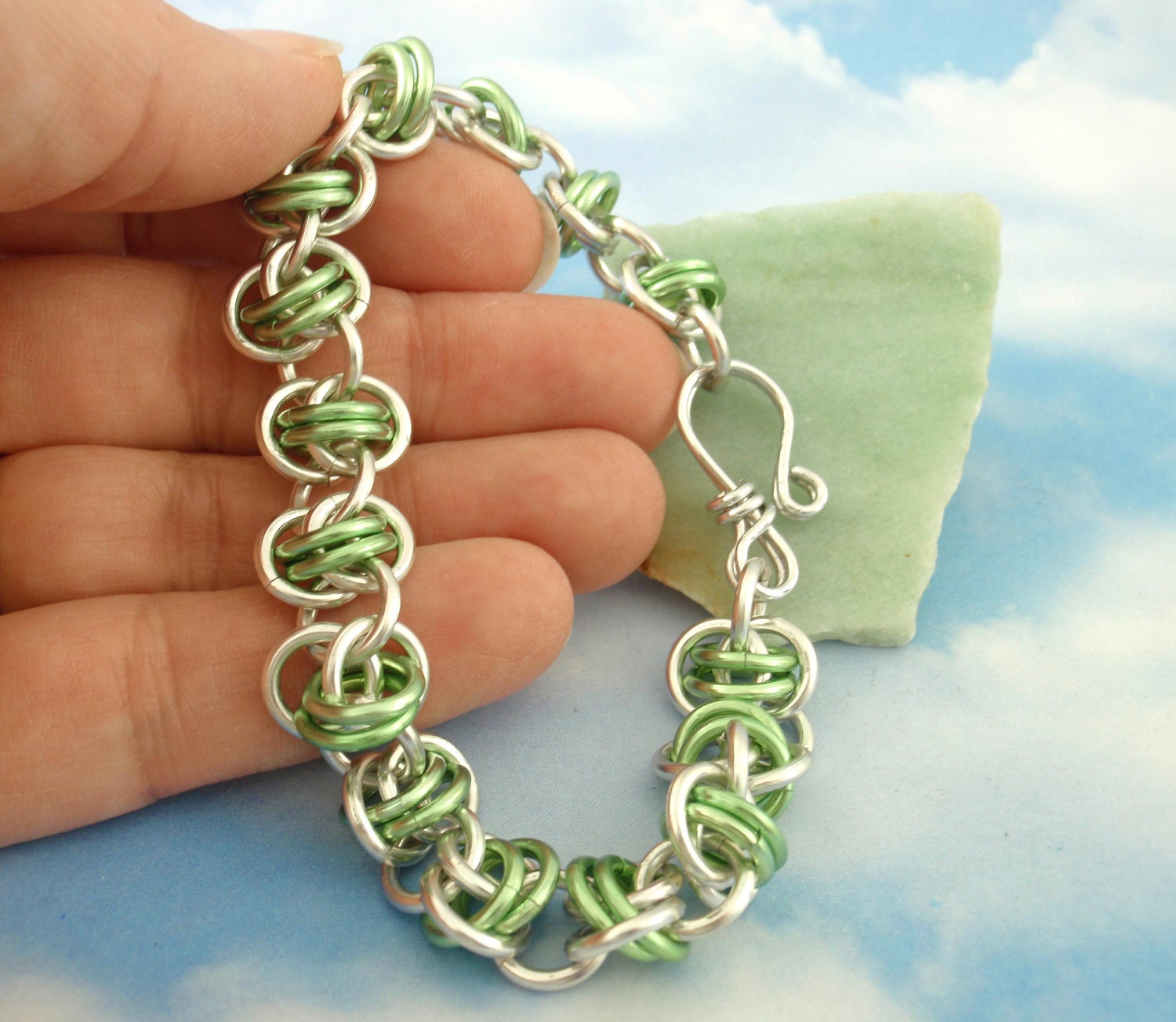 Economical Simple Twist of Fate Bracelet Kit - Custom Chainmaille - 14 gauge Anodized Aluminum - Fun and Easy