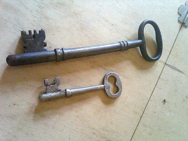 SALE. SUPER BIG antique skeleton key for prison door by fuzzyra