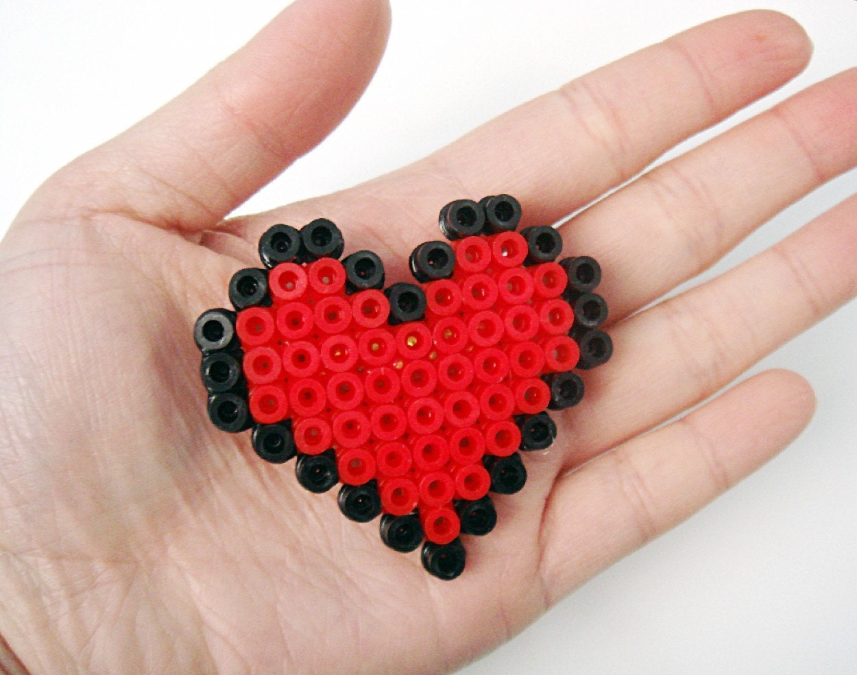 Pixel Heart Pins - yummypocket
