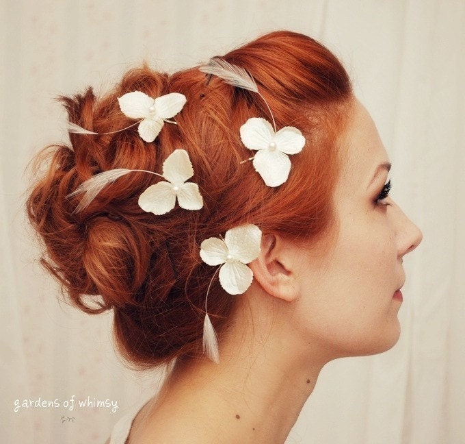 Wedding bobby pin set, hydrangea hair pins, feather and pearl clips, bridal flower accessory - Whisper