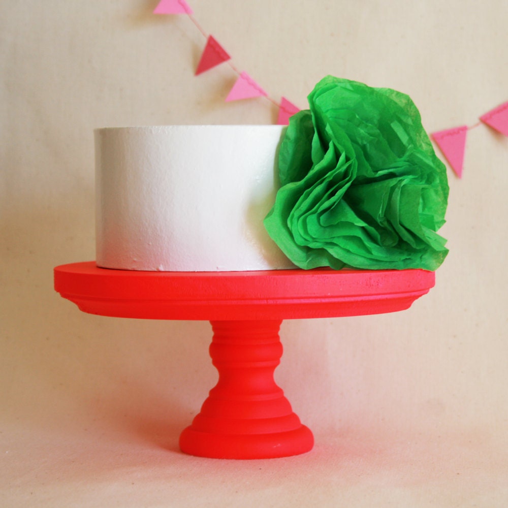 Small Hot Pink Cake Stand