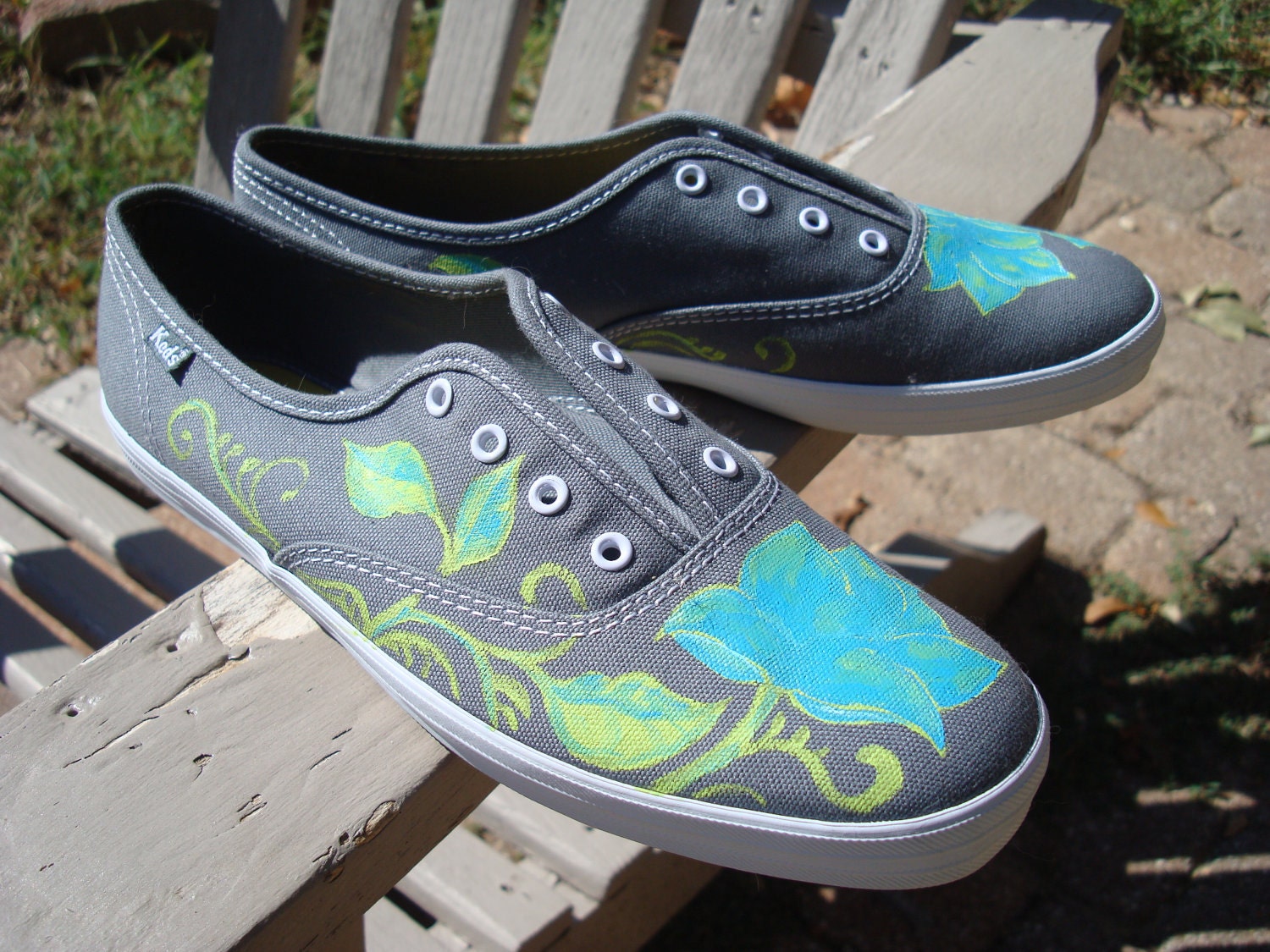 sale-ready to ship- womens size 9-green vine hand painted on Keds shoes
