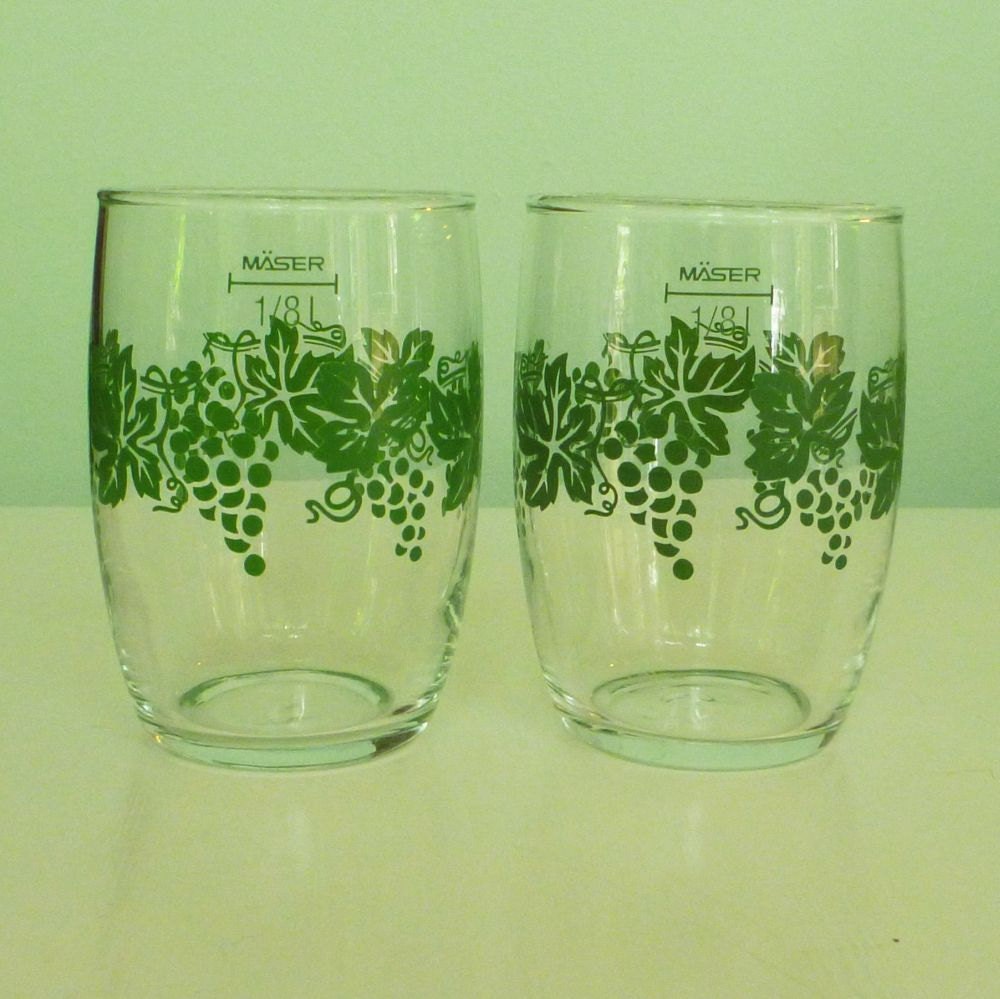 vintage pair of green grape vine wine grape juice glasses (maser moser 1/81)