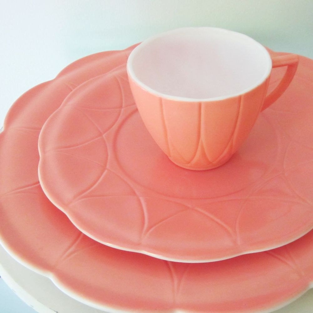 vintage hazel atlas pink platonite newport hairpin dinnerware (3 pieces)